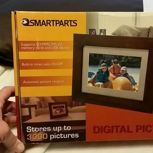 Digital picture frame